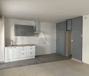 Location Maison 4 pièces 80m² FONTENAY LE COMTE 85200 - Photo 5