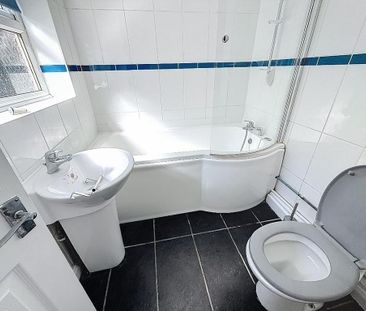 3 bedroom terraced house to rent - Photo 5