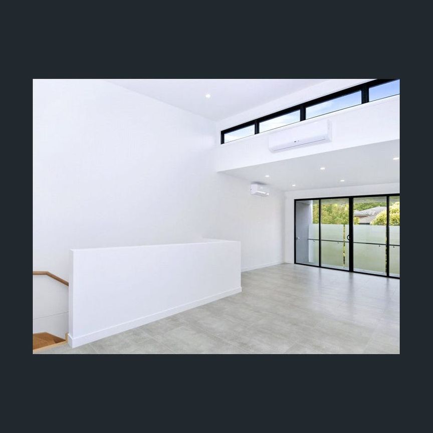 Contemporary Heidelberg Living – Stylish 2 Bedroom, 2 Bathroom Residence - Photo 1