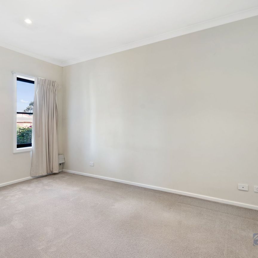 3 BEDROOM HOME, IN A GREAT LOCATION - Photo 1