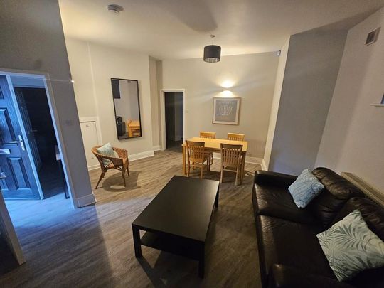 2 bedroom ground floor flat to rent - Photo 1