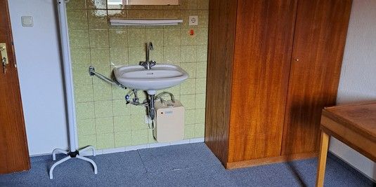 Miete inkl. Nebenkosten: 490 € pro Monat, plus Strom, plus Heizung - Photo 3