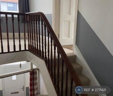 2 bedroom end of terrace house to rent - Photo 3