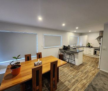 Recently renovated 3BR Home - Photo 2