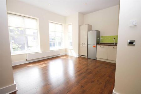 3 bedroom flat to rent - Photo 5