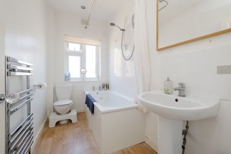 2 bedroom flat to rent - Photo 3