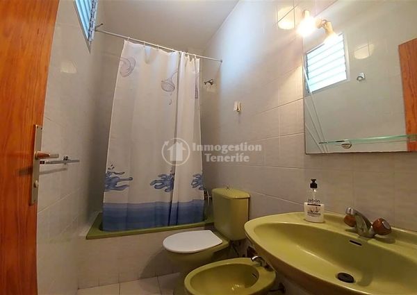 Se alquila en El Valle de San Lorenzo estudio