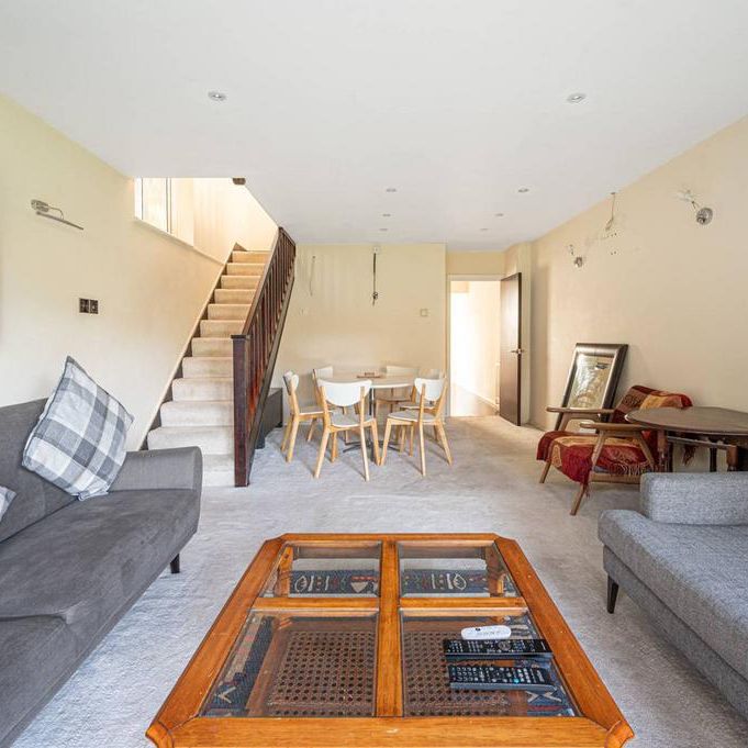 2 bedroom end of terrace house to rent - Photo 1