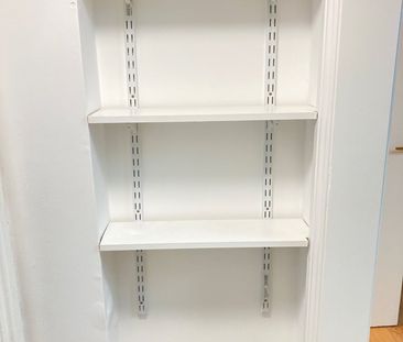 1 Bed Flat, Very Near West Cromwell Road Area, SW20 - Photo 1