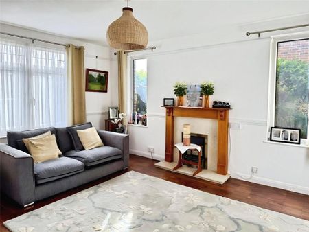 4 bedroom detached house to rent - Photo 2