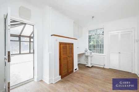 High View, Pinner, HA5 - Photo 3