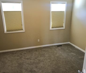 4 Bedroom House For Rent In Blackmud Creek: Dog Friendly - Photo 2