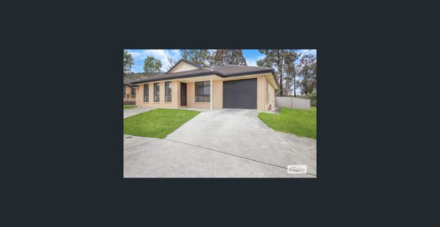 Spacious Townhouse in a Peaceful Cul-de-Sac - Photo 1