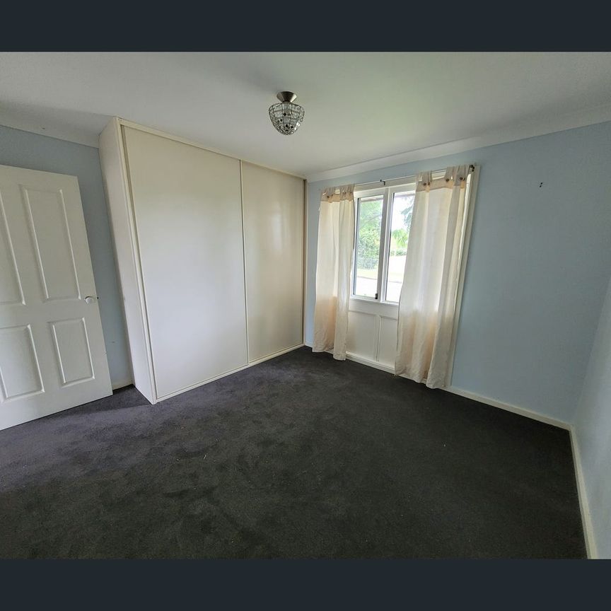 31 Sampson Crescent, Bomaderry, NSW 2541 - Photo 1
