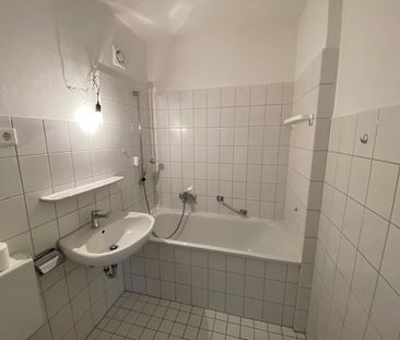 Gemütliche 3-Zimmer-Wohnung in Krefeld  mit neuem Bad und Laminatb... - Photo 1