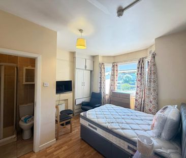 Room A, Palmerstown Drive, Dublin 20 - Photo 2