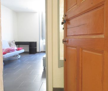 STUDIO Meublé, 23m², Rue des Marchands, 465€ H.C, Nîmes-centre - Photo 4