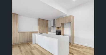 Room Only - Modern House (shared communal areas) - Photo 3