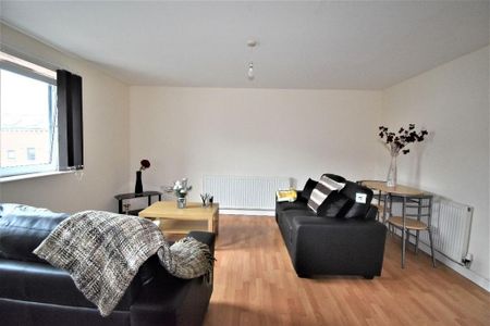 5 bedroom flat to rent - Photo 2