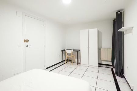 Calle de la Colegiata, Madrid, Community of Madrid 28012 - Photo 2