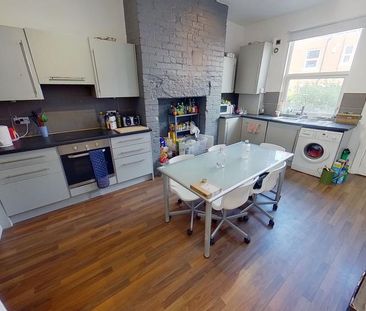 5 bedroom terraced house to rent - Photo 3