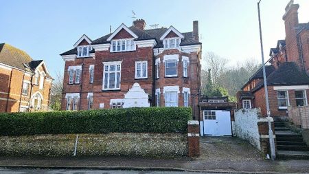 Silverdale Road, Eastbourne - One-Bedroom Flat - Photo 3