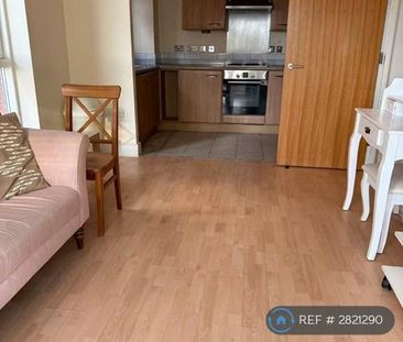 2 bedroom flat to rent - Photo 2