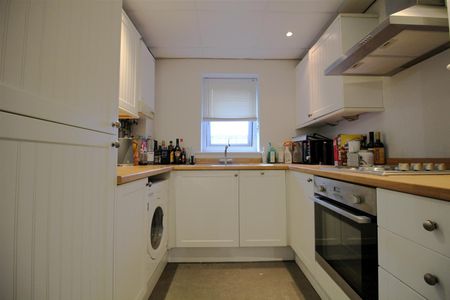 Pool Barton, Keynsham - Photo 5