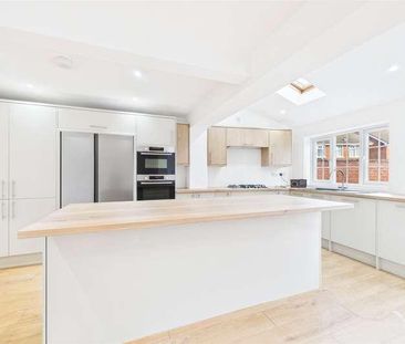 Maple Close, Winnersh, Wokingham, Berkshire, RG41 - Photo 1