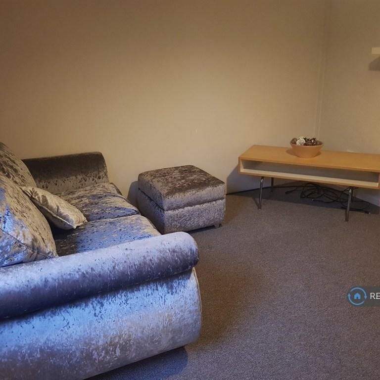 2 bedroom semi-detached house to rent - Photo 1