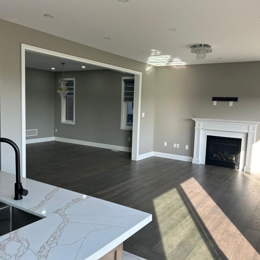 For Lease - 127 Yates Drive Unit# UPPER FLOOR ONLY, Milton, Ontario - Photo 1