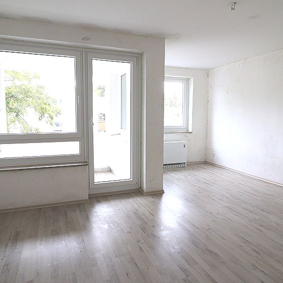 3 Zimmer-Wohnung in der 2 Etage, freut sich auf eine neue Familie WBS ERFORDERLICH - Foto 1