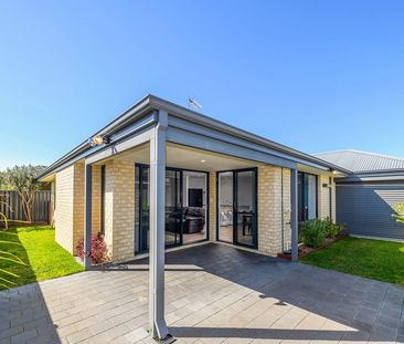 Welcome to your Modern, Spacious Home! - Photo 4