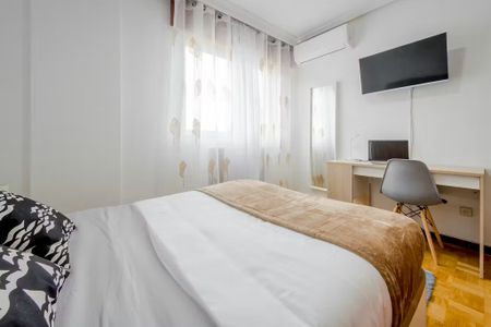 Calle de Sinesio Delgado, Madrid, Community of Madrid 28029 - Foto 2