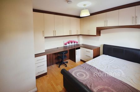 property to rent - Photo 5