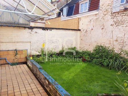 Location Appartement 2 pièces 67m² ST POL SUR MER 59430 - Photo 5