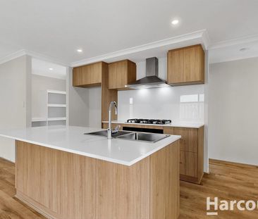 Coastal Living at Its Best - 300m to the beach! - Photo 6