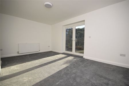 16, Langley Close, Leeds, West Yorkshire, LS13 1BA - Photo 2