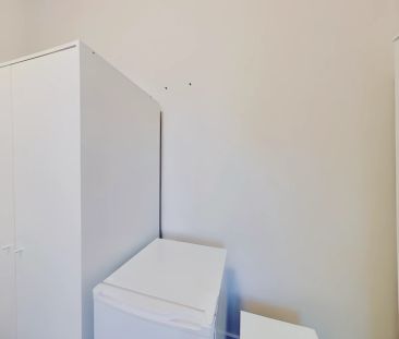 193 Harris, Sydney - Photo 1