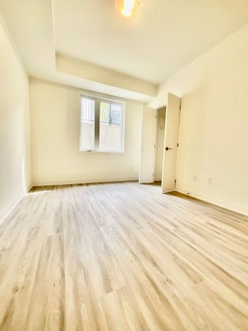 For Lease - 8 Steckley House Lane Unit# 212, Richmond Hill, Ontario - Photo 4