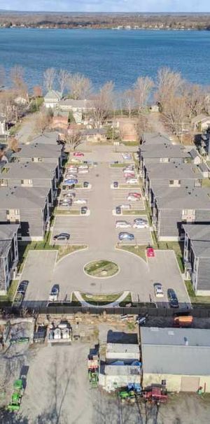 Beau 5 1/2 récent, libre MAINTENANT ! Domaine du Golf; BAISSE DE PRIX !! - Photo 1