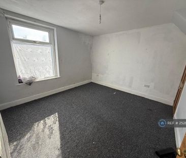 4 bedroom terraced house to rent - Photo 2