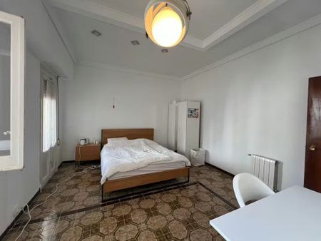 Carrer dels Centelles, Valencia, Valencian Community 46006 - Photo 2