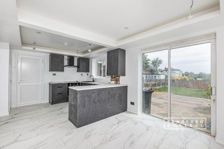 3 bedroom semi-detached house to rent - Photo 3