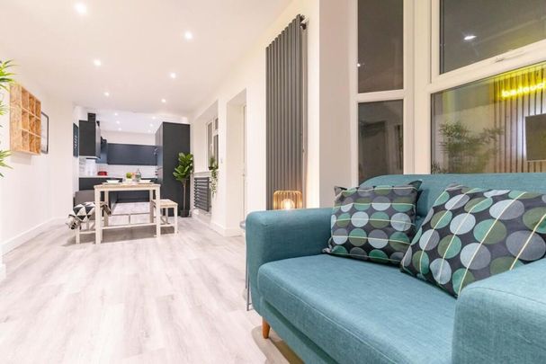 7 bedroom terraced house to rent - Photo 1