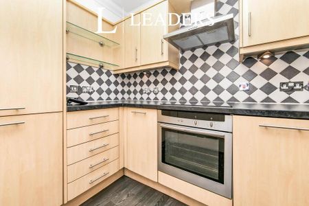 2 bedroom flat to rent - Photo 4