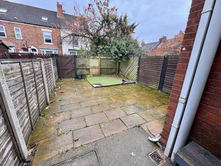 2 bedroom terraced house to rent - Photo 5