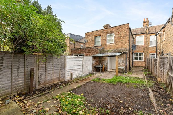 Victorian house in the heart of Wood Green, Zone 3 Room 4 - Photo 1