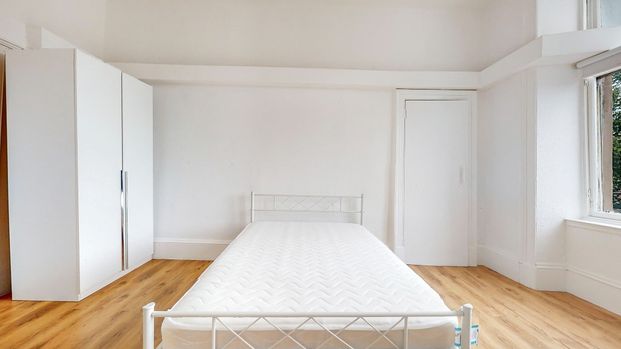 Gibson Street, Hillhead, Glasgow, G12 8LY - Photo 1