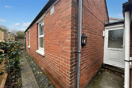 Shirley, SO15 - Photo 4